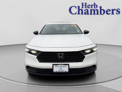 Used 2023 Honda Accord Sport image 2
