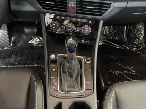 Certified 2023 Volkswagen Jetta SE FWD image 22