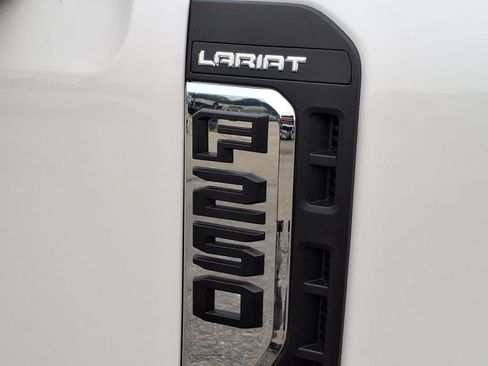 Certified 2023 Ford F250 Lariat w/ Lariat Ultimate Package AWD/4WD image 10
