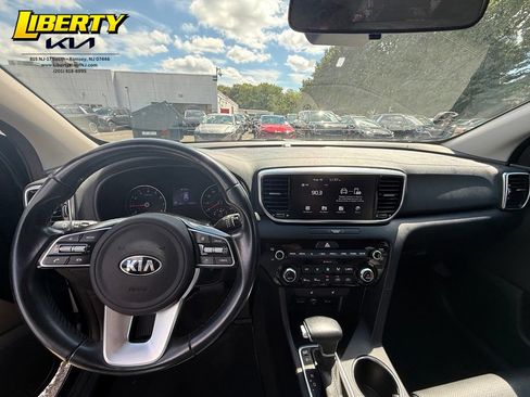 Used 2022 Kia Sportage EX AWD/4WD image 12