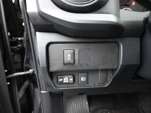 Certified 2023 Toyota Tacoma SR AWD/4WD image 9
