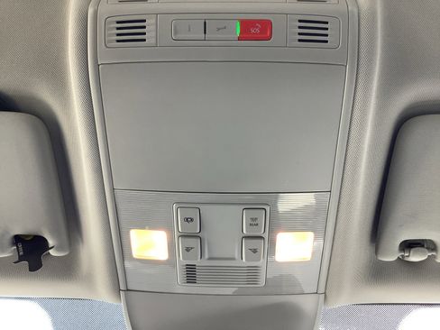 New 2025 Volkswagen Taos S image 19