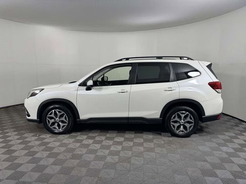 Used 2023 Subaru Forester Premium AWD/4WD image 11