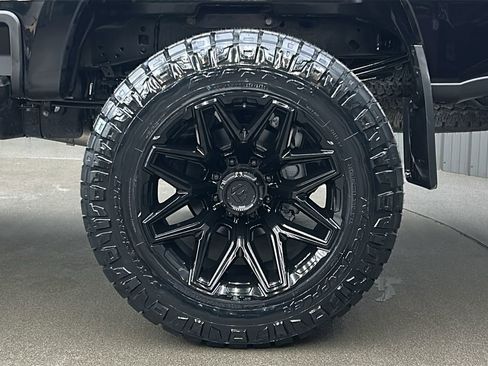 Used 2025 Ford F250 Platinum image 12