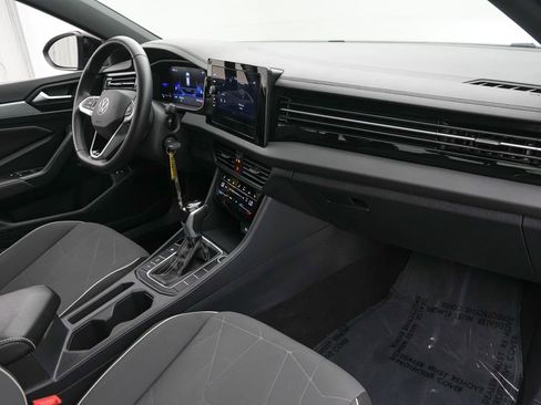 Used 2025 Volkswagen Jetta Sport FWD image 21