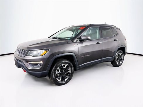 Used 2018 Jeep Compass Trailhawk w/ Cold Weather Group AWD/4WD image 7