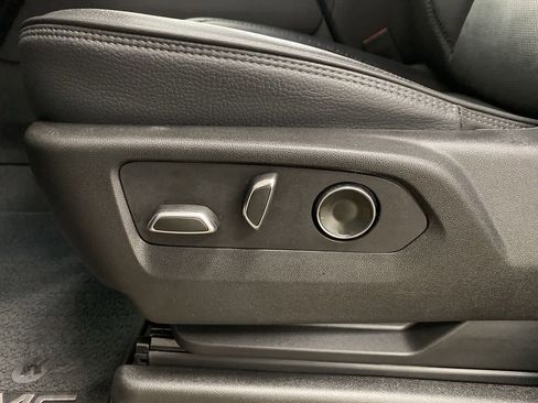 Used 2024 GMC Yukon Denali w/ Advanced Technology Package image 14