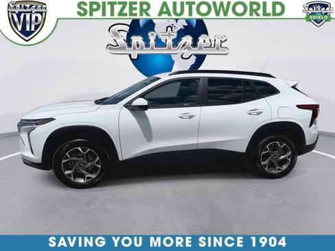 Certified 2024 Chevrolet Trax LT w/ LT Convenience Package FWD image 6
