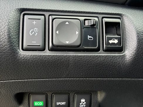 Used 2016 Nissan Sentra SV FWD image 22