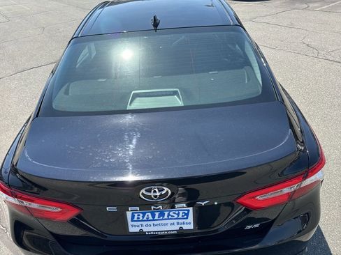 Used 2020 Toyota Camry SE image 11