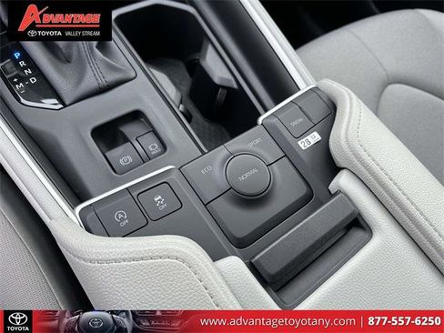 Certified 2025 Toyota Grand Highlander FWD image 35