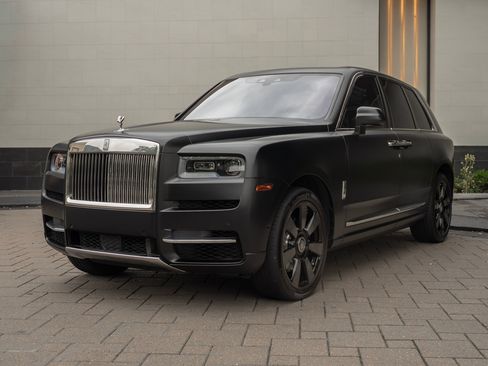 Certified 2023 Rolls-Royce Cullinan AWD/4WD image 23
