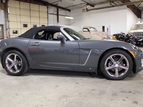Used 2009 Saturn Sky Red Line RWD image 7
