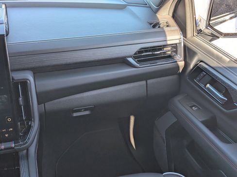 Used 2025 GMC Yukon AT4 Ultimate image 18