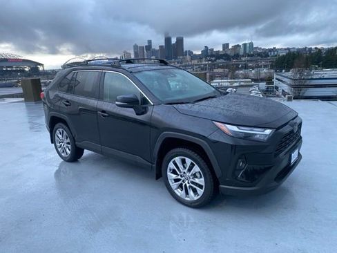 Used 2024 Toyota RAV4 XLE Premium image 29
