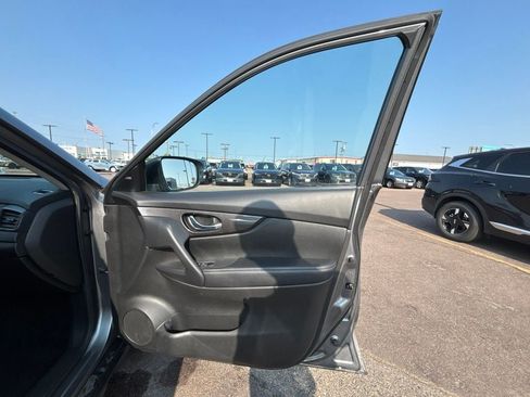 Used 2020 Nissan Rogue SV AWD/4WD image 33