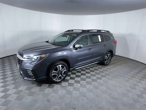 Used 2023 Subaru Ascent Limited w/ Technology Package image 4