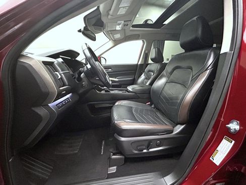 Used 2022 Nissan Pathfinder Platinum w/ Lighting Package (N93) image 10