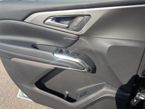 New 2026 Chevrolet Traverse LT image 17