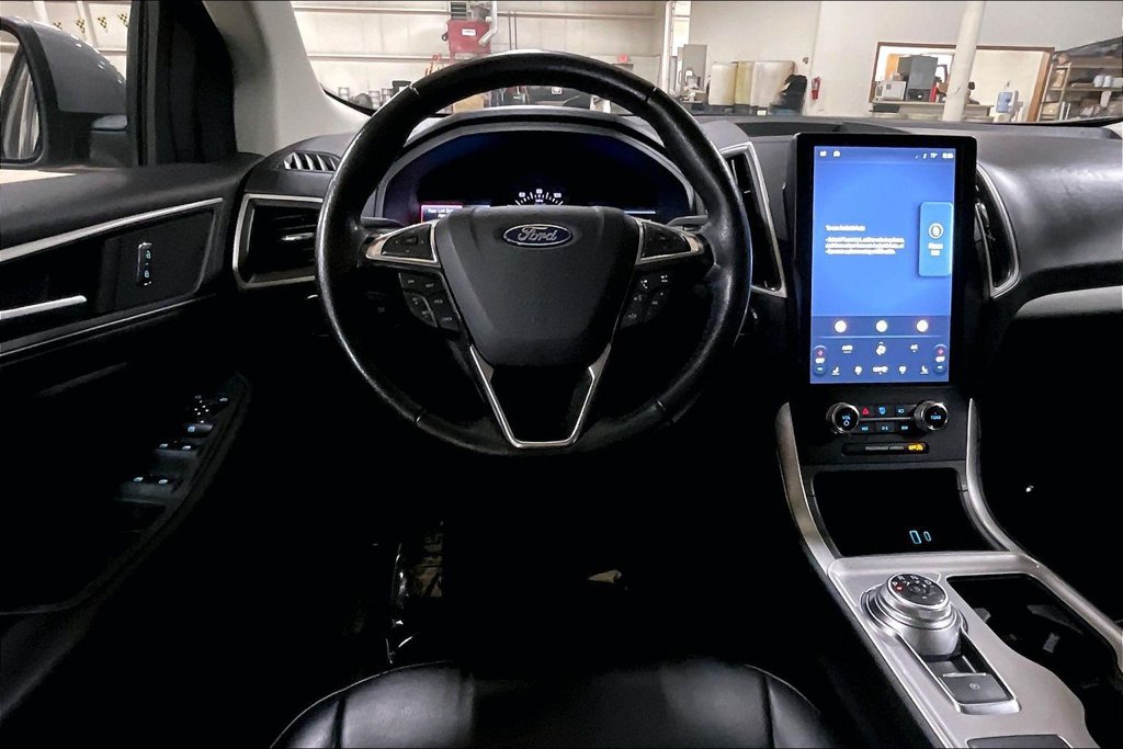 Certified 2024 Ford Edge SEL AWD/4WD image 5