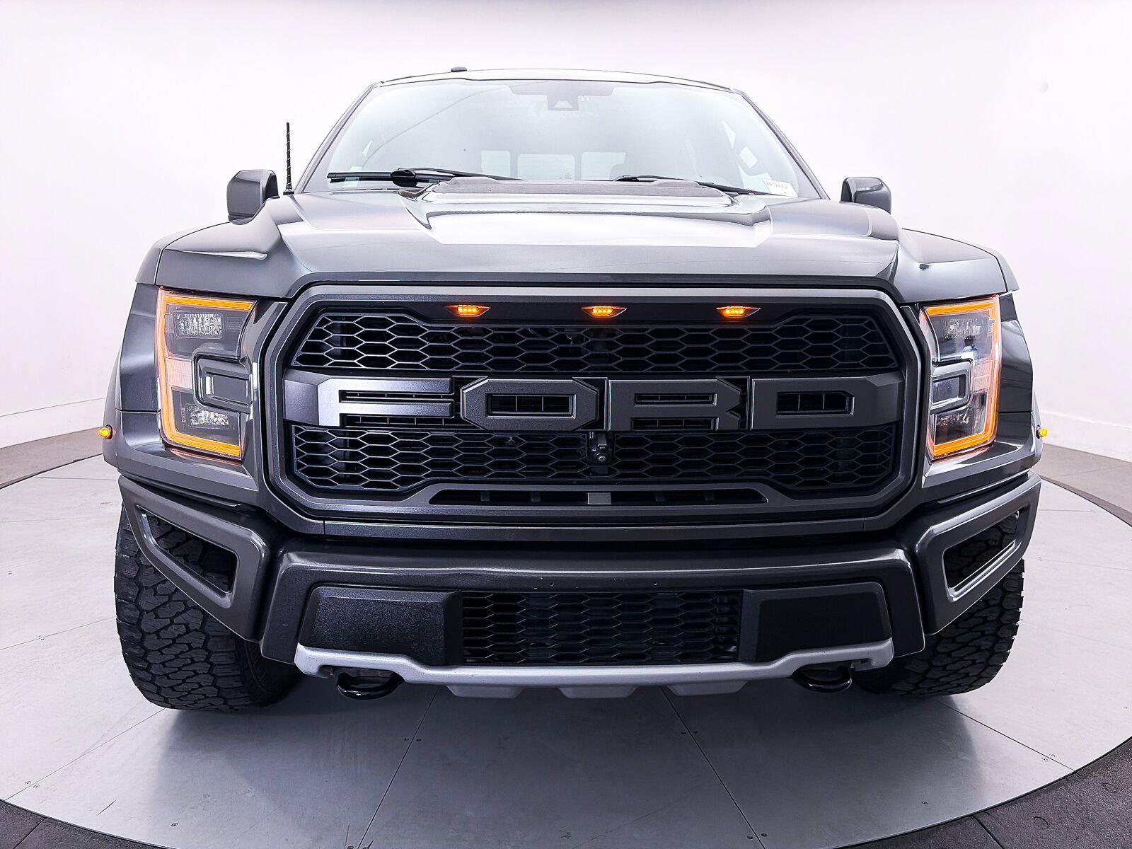 Used 2017 Ford F150 Raptor w/ Equipment Group 802A Luxury AWD/4WD image 2