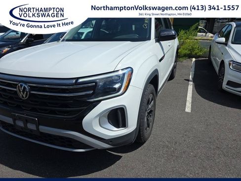 Used 2024 Volkswagen Atlas Peak Edition SE AWD/4WD image 1