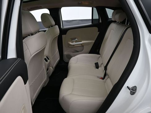 Used 2022 Mercedes-Benz GLA 250 4MATIC image 26