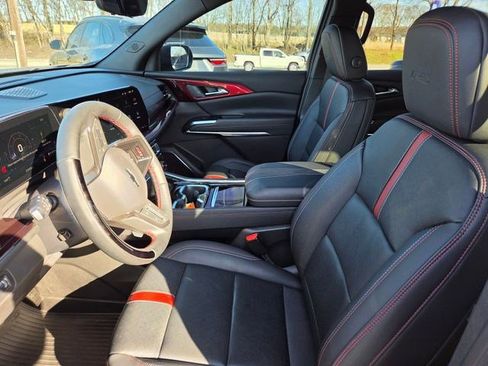 Used 2024 Chevrolet Traverse RS w/ LPO, Floor Liner Package image 22