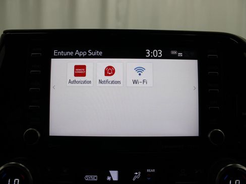 Used 2021 Toyota Highlander XLE image 52