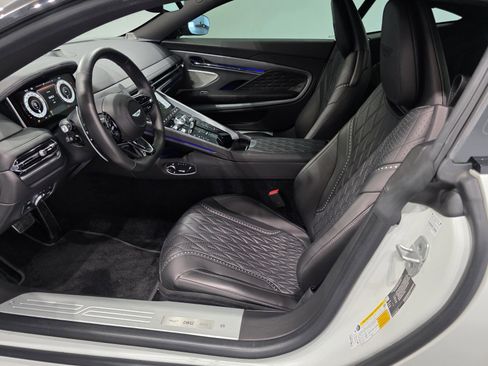 Used 2024 Aston Martin DB12 Coupe RWD image 12