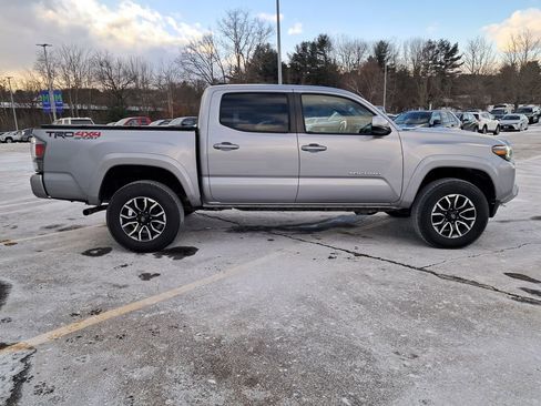Used 2020 Toyota Tacoma TRD Sport image 5