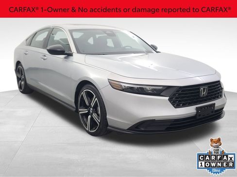 Used 2024 Honda Accord Sport image 2