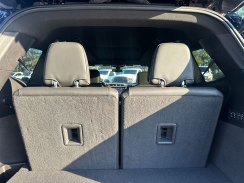 Used 2025 Cadillac XT6 Premium Luxury image 29