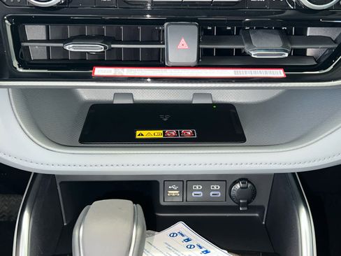 New 2026 Toyota Highlander Platinum image 29