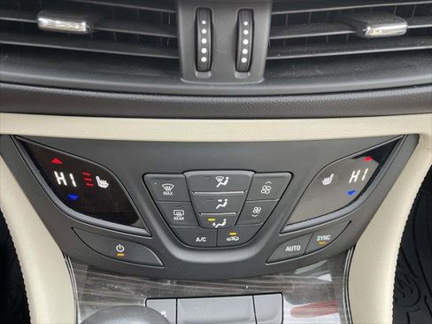 Used 2020 Buick Envision Preferred w/ LPO, Cargo Package image 29