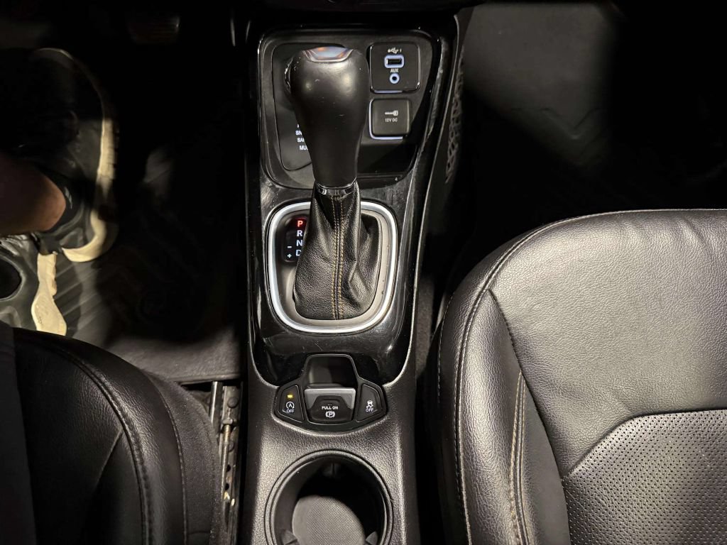 Used 2021 Jeep Compass Limited w/ Sun and Sound Group AWD/4WD image 31