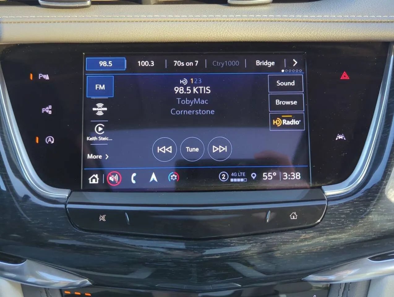 Used 2023 Cadillac XT6 Premium Luxury w/ Technology Package AWD/4WD image 15