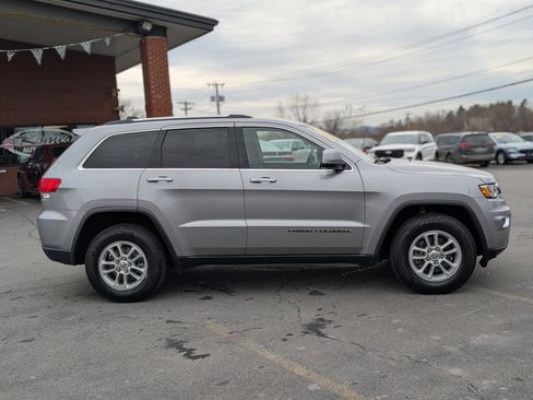 Used 2019 Jeep Grand Cherokee Laredo image 11