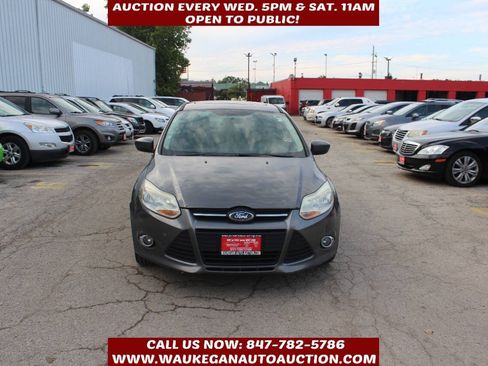 Used 2012 Ford Focus SE FWD image 2