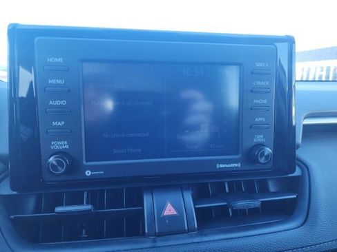 Used 2020 Toyota RAV4 LE image 19