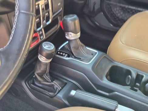 Used 2021 Jeep Wrangler Unlimited Rubicon AWD/4WD image 8