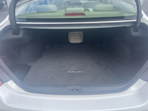 Used 2005 Toyota Avalon XLS FWD image 9