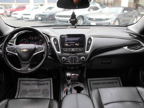 Used 2022 Chevrolet Malibu LT w/ Leather Package image 18