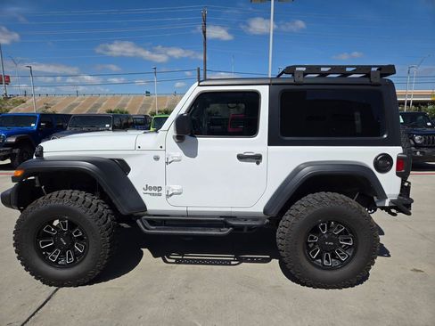 Used 2020 Jeep Wrangler Sport AWD/4WD image 5