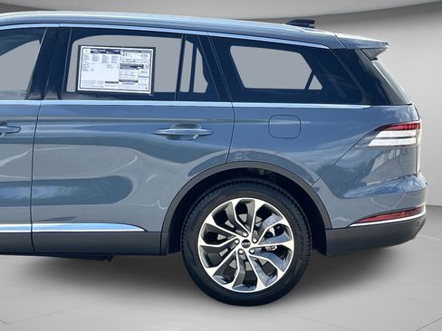 New 2025 Lincoln Aviator Reserve w/ Illumination Package RWD image 30
