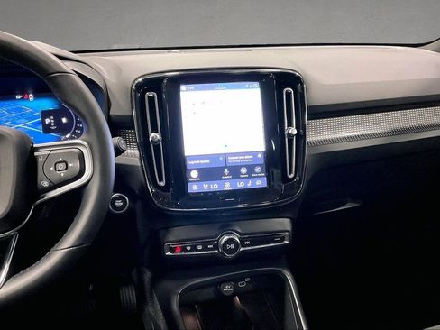 Certified 2023 Volvo XC40 B5 Plus w/ Climate Package AWD/4WD image 9