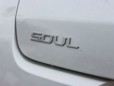 Used 2024 Kia Soul LX w/ Option Group 015 image 10