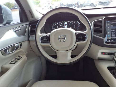 Used 2018 Volvo XC90 T6 Momentum w/ Convenience Package AWD/4WD image 16