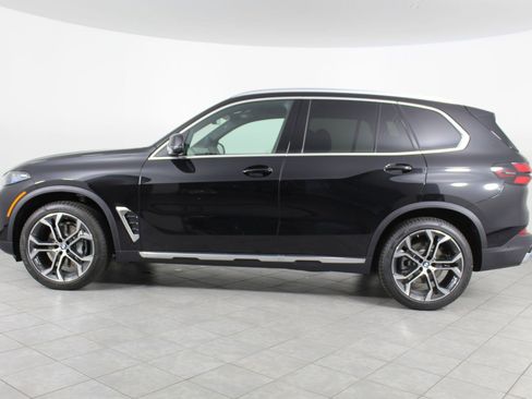 New 2026 BMW X5 xDrive40i w/ Premium Package image 2