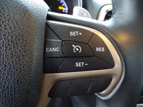 Used 2016 Jeep Grand Cherokee Laredo w/ Quick Order Package 23E image 8